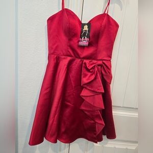Elegant Red Strapless‎ Dress